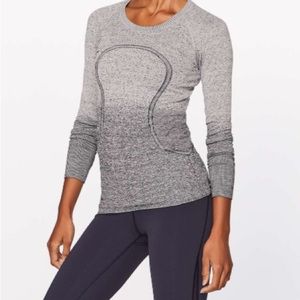 Lululemon Swiftly Tech Long Sleeve Crew in White / Dark Cast
